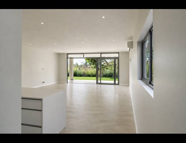 3 BEDROOM APARTMENT TO LET IN SALT ROCK